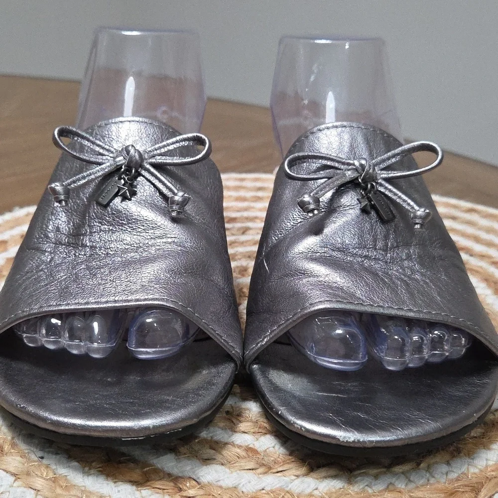 Coach Tassle Bow Slide Metallic Silver, Size 7.5